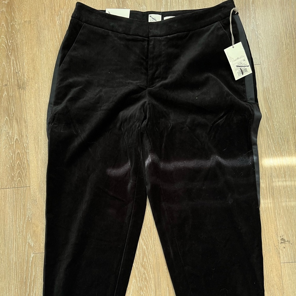 Velvet slim ankle pants